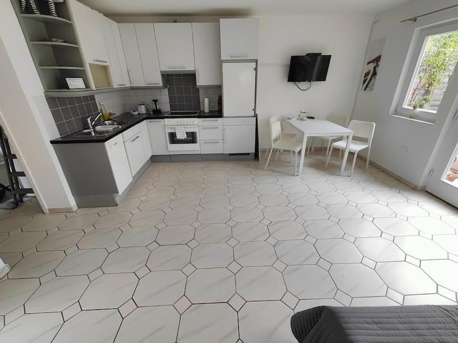 Romantic With Big Terrace And Garden View Apartment *